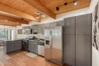 Photo #6: 6899282 Listing
