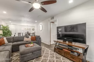 Photo #3: 6899325 Listing 