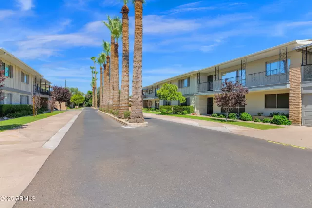 MLS: 6899370 Condo For Sale