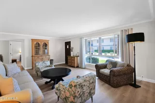 Photo #3: 6899370 Listing