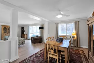 Photo #6: 6899370 Listing