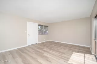 Photo #3: 6899440 Listing 