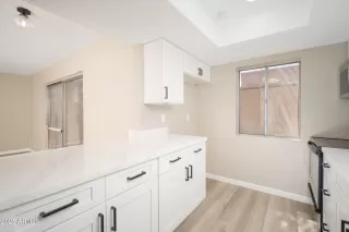 Photo #4: 6899440 Listing 