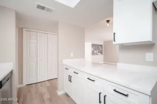 Photo #5: 6899440 Listing 