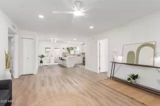 Photo #2: 6899462 Listing