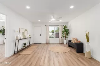 Photo #3: 6899462 Listing