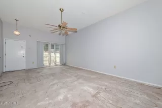 Photo #6: 6899498 Listing