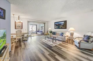 Photo #6: 6899511 Listing 