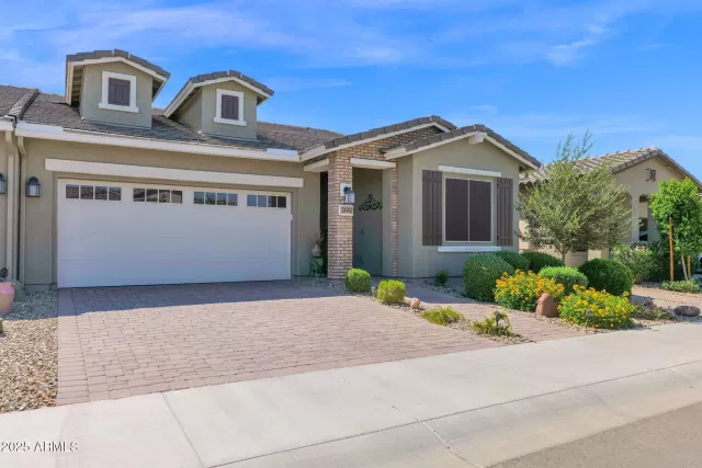 MLS: 6899838 Condo For Sale