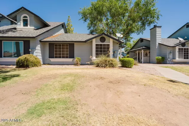 MLS: 6899888 Condo For Sale