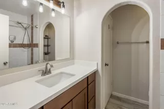 Photo #6: 6899956 Listing 