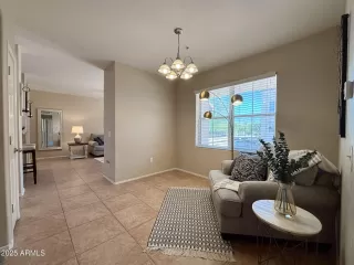 Photo #6: 6899969 Listing