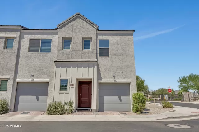 MLS: 6900064 Condo For Sale