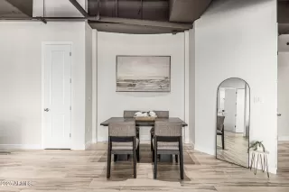 Photo #5: 6900142 Listing