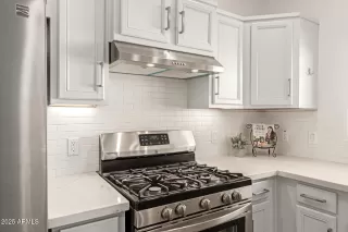 Photo #3: 6900244 Listing 