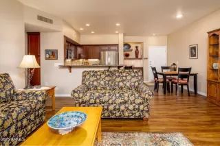 Photo #2: 6900255 Listing