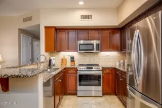 Photo #5: 6900255 Listing