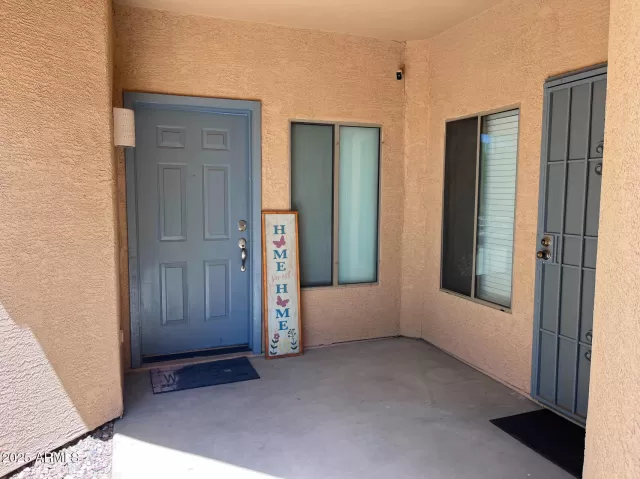 MLS: 6900464 Condo For Sale