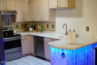 Photo #6: 6900464 Listing 