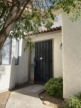 Photo #3: 6900599 Listing