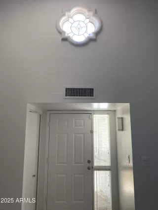 Photo #4: 6900599 Listing