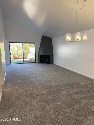 Photo #5: 6900599 Listing