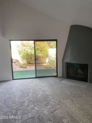 Photo #6: 6900599 Listing