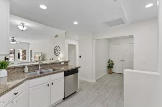 Photo #4: 6900927 Listing