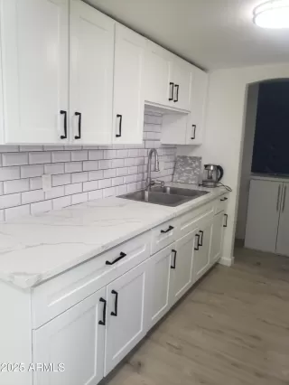 Photo #6: 6900948 Listing 