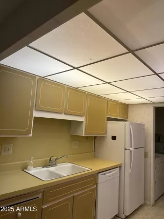 Photo #6: 6901073 Listing