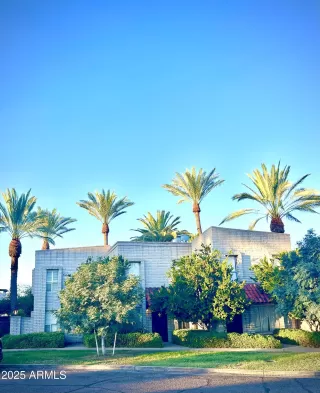 Photo #1: 6901348 Listing 