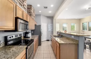 Photo #6: 6901365 Listing