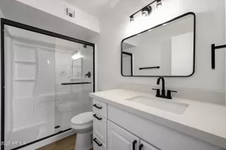 Photo #3: 6901440 Listing