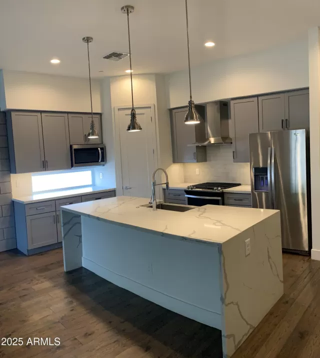 MLS: 6901460 Condo For Sale