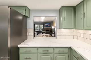 Photo #3: 6901476 Listing