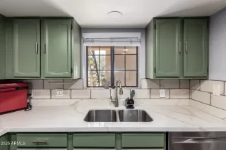 Photo #4: 6901476 Listing