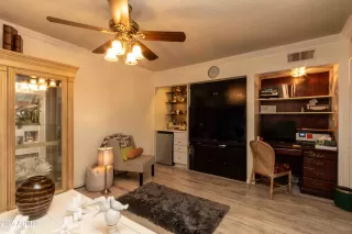 Photo #5: 6901487 Listing