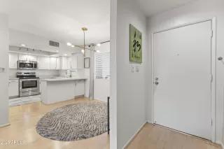 Photo #5: 6901614 Listing 