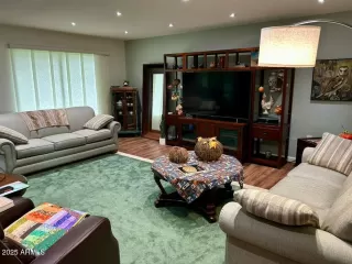 Photo #5: 6901625 Listing