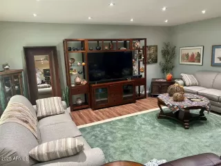 Photo #6: 6901625 Listing