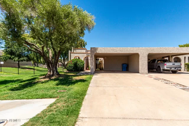 MLS: 6901887 Condo For Sale