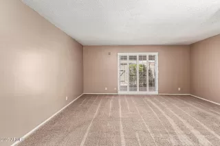 Photo #5: 6901887 Listing 