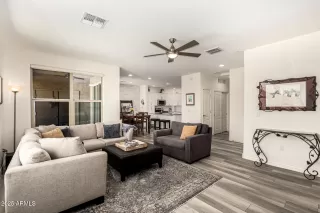 Photo #5: 6901985 Listing