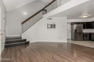 Photo #3: 6902045 Listing