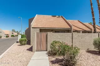 Photo #5: 6902045 Listing