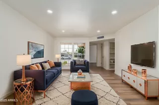 Photo #1: 6902083 Listing 