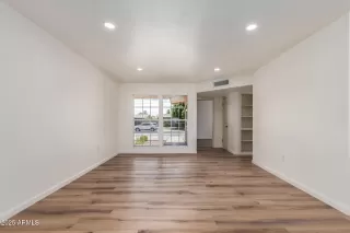 Photo #2: 6902083 Listing 