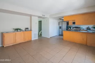 Photo #6: 6902154 Listing