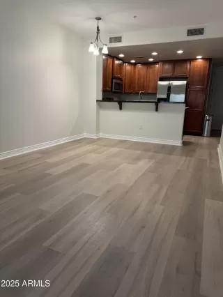 Photo #4: 6902270 Listing 