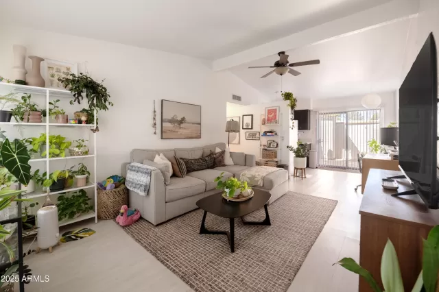 MLS: 6902280 Condo For Sale